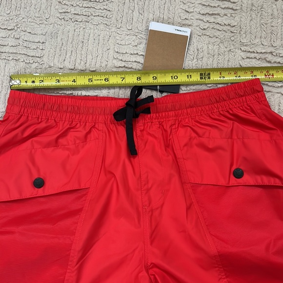 The North Face women’s windwall outline shorts horizon red Size Medium, New! - Picture 15 of 16